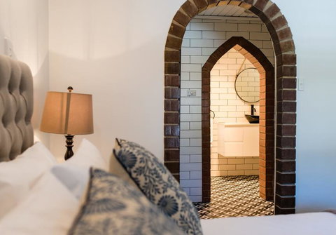 The Manor Basket Range - Accommodation Yamba 3