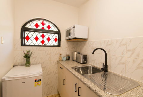 The Manor Basket Range - Accommodation Yamba 5