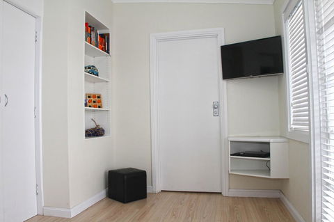 Smugglers Inn Studio Apartments - Accommodation Yamba 7