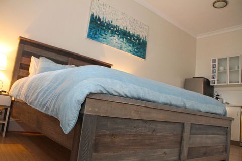 Smugglers Inn Studio Apartments - Accommodation Yamba 9