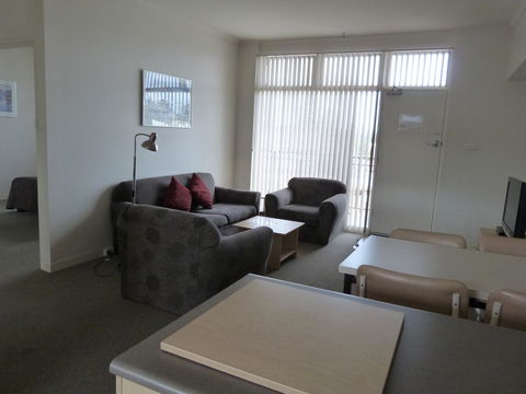 Glenelg Holiday Apartments - Corfu - Accommodation Yamba 6
