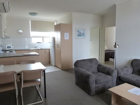 Glenelg Holiday Apartments - Corfu - Accommodation Yamba 9