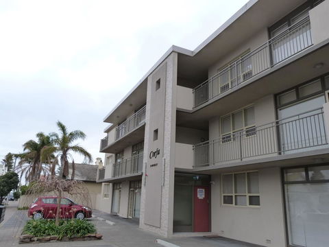 Glenelg Holiday Apartments - Corfu - Accommodation Yamba 1
