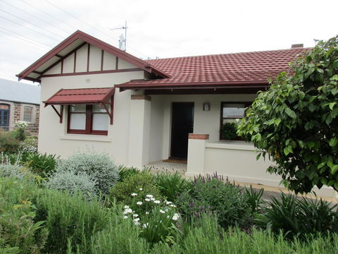 Mataro Cottage - Accommodation Yamba 0