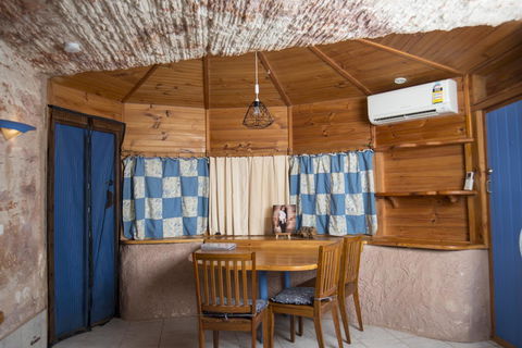 Ali\'s Underground Studio - Accommodation Yamba 6