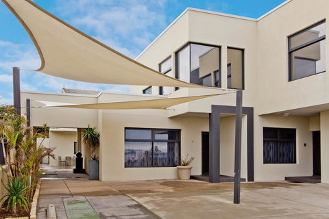 Atlantic West Beach Apartments - Accommodation Yamba 0