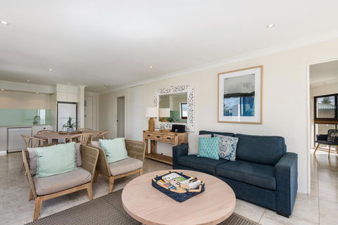 Bayview Beachfront Apartments, In Town Right On The Beach - Accommodation Yamba 32