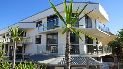 Bayview Beachfront Apartments, In Town Right On The Beach - Accommodation Yamba 14