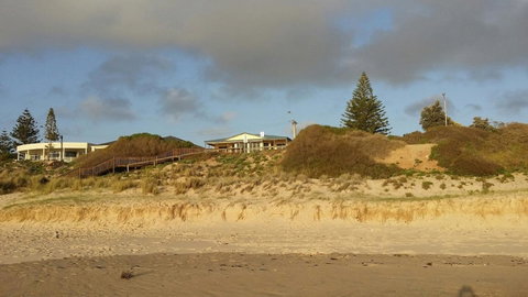 Beachside Escape On The Esplanade - Accommodation Yamba 3