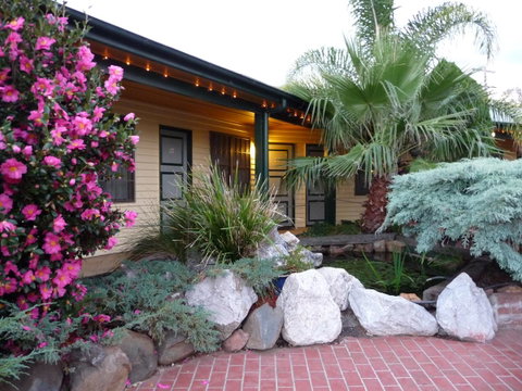 Ten Dollar Town Motel - Accommodation Yamba 3