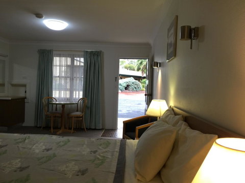Ten Dollar Town Motel - Accommodation Yamba 29