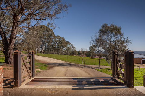 Angaston Saleyards Luxury Accommodation - Accommodation Yamba 31