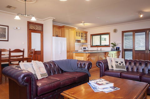 Angaston Saleyards Luxury Accommodation - Accommodation Yamba 5