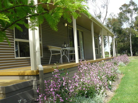 Camawald Coonawarra Cottage B&B - Accommodation Yamba 1