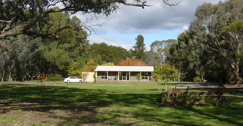 Camawald Coonawarra Cottage B&B - Accommodation Yamba 0