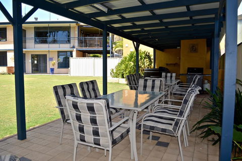 Longbeach Apartments - Accommodation Yamba 4