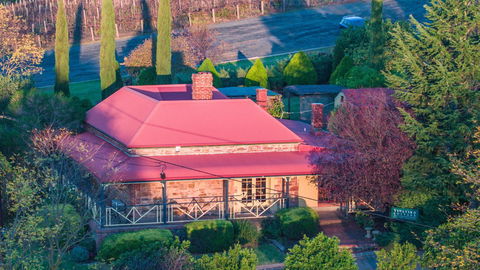 Vineyard Cottage BnB - Accommodation Yamba 0