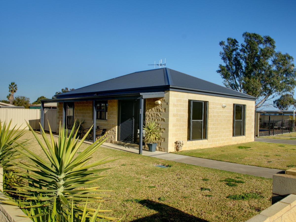 Ariah Park NSW Accommodation Yamba