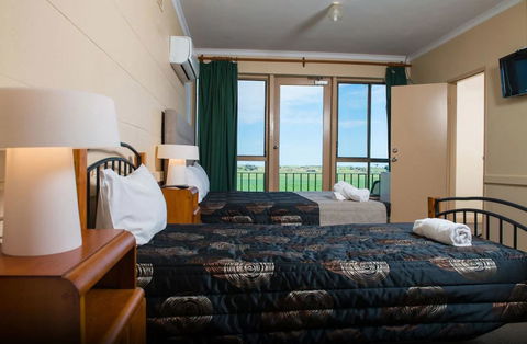 Tailem Bend Riverside Hotel - Accommodation Yamba 1