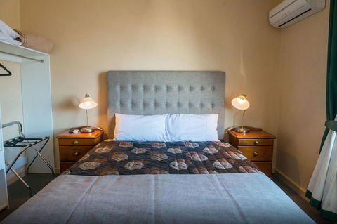 Tailem Bend Riverside Hotel - Accommodation Yamba 2