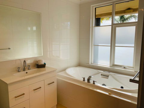 The Bluff Resort Apartments - Accommodation Yamba 3