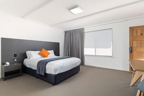 Mick O\'Sheas - Accommodation Yamba 4