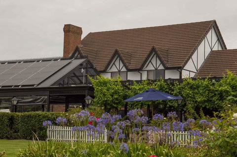 Mick O\'Sheas - Accommodation Yamba 37