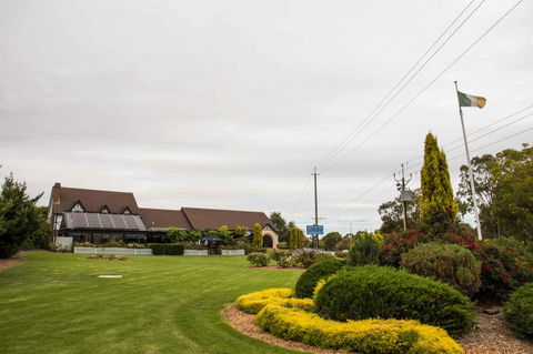 Mick O\'Sheas - Accommodation Yamba 35