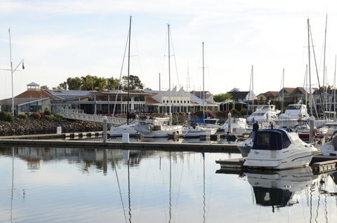 Townhouse On The Marina - Accommodation Yamba 12
