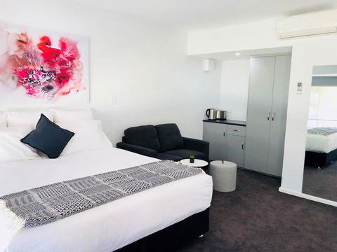 The Avenue Inn - Accommodation Yamba 0