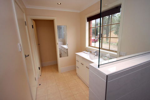 Clare Central - Accommodation Yamba 11