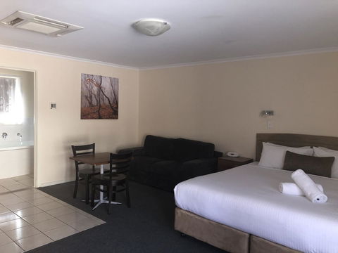 Clare Central - Accommodation Yamba 4