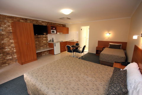 Clare Central - Accommodation Yamba 19