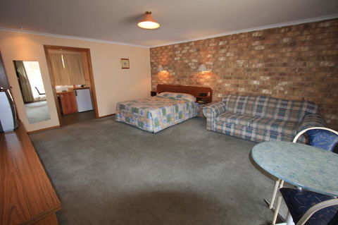Clare Central - Accommodation Yamba 8