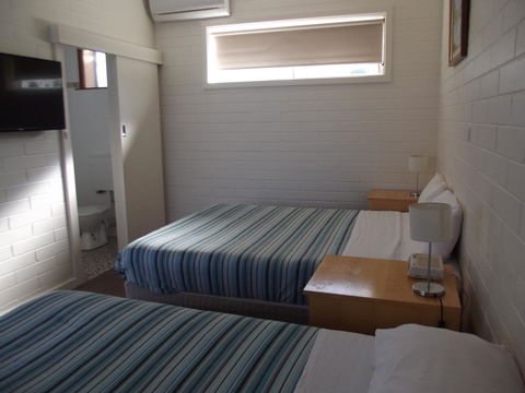 Guichen Bay Motel - Accommodation Yamba 2