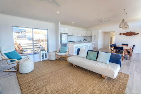 Middle River Beach House, Western House - Accommodation Yamba 6