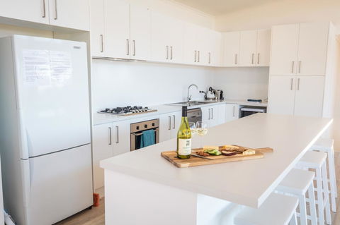 Middle River Beach House, Western House - Accommodation Yamba 3