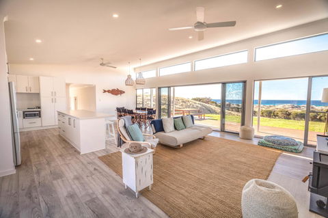 Middle River Beach House, Western House - Accommodation Yamba 0