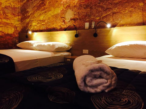 The Lookout Cave Underground Motel - Accommodation Yamba 28