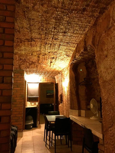 The Lookout Cave Underground Motel - Accommodation Yamba 19