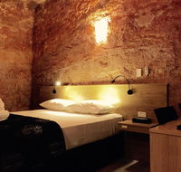 The Lookout Cave Underground Motel - Accommodation Yamba