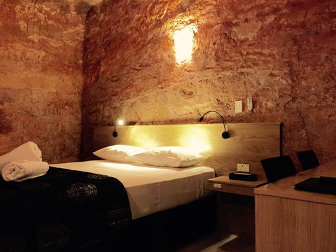 The Lookout Cave Underground Motel - Accommodation Yamba 0