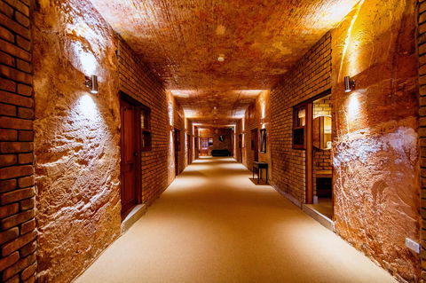 The Lookout Cave Underground Motel - Accommodation Yamba 7