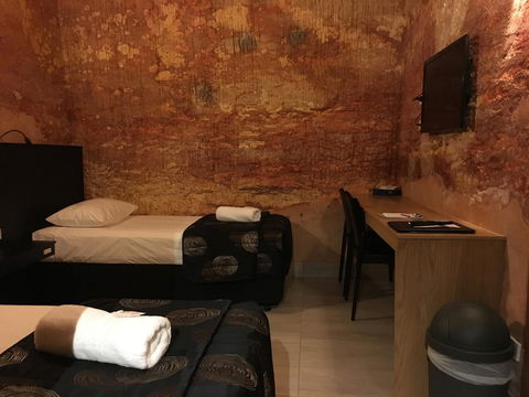 The Lookout Cave Underground Motel - Accommodation Yamba 12