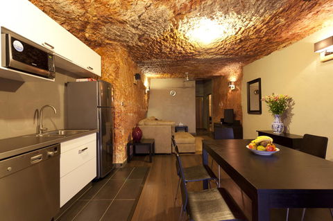 The Lookout Cave Underground Motel - Accommodation Yamba 21