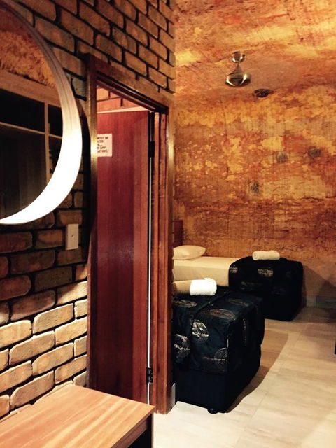 The Lookout Cave Underground Motel - Accommodation Yamba 37