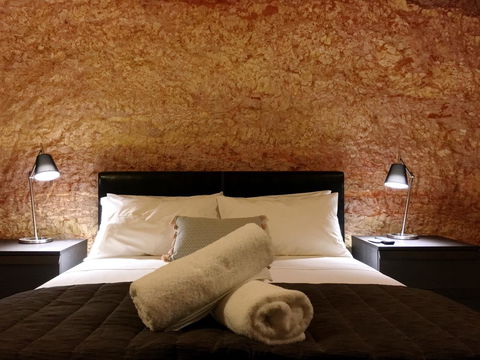 The Lookout Cave Underground Motel - Accommodation Yamba 9