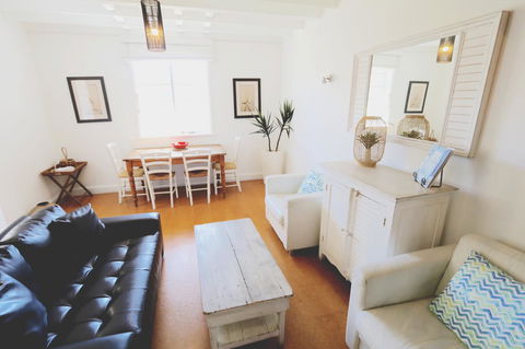 Caledonian Inn - Accommodation Yamba 17