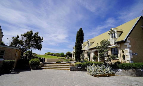 Caledonian Inn - Accommodation Yamba 0