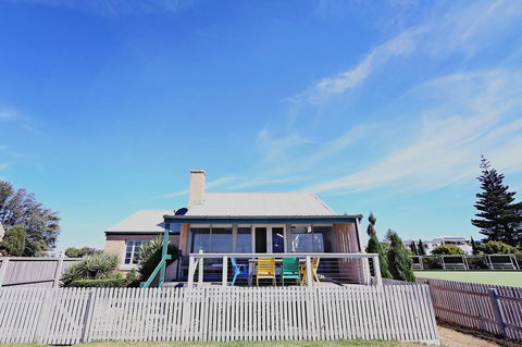 Caledonian Inn - Accommodation Yamba 4